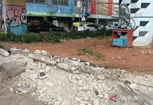 Bagaimana Komplotan "Rayap Besi" Mencuri Pagar Flyover Kampung Melayu?
