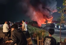 Asap Pembakaran Sampah Ganggu Warga Kalibaru Cilincing