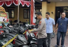 Polsek Tambora Amankan Truk Pembawa 12 Unit Motor Bodong