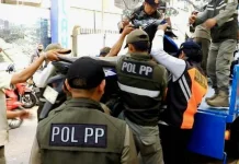 Sebanyak 28 Motor Parkir Liar dan 15 Lapak PKL di Palmerah Ditertibkan