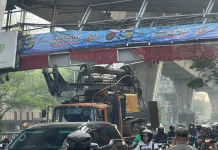 Dishub DKI Pasang Rambu Batas Ketinggian di JPO dan Flyover