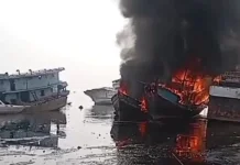 Api Melahap Tiga Kapal Cumi di Muara Angke, Dugaan Awal dari Korsleting Listrik