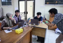 Puluhan Warga Petojo Utara Ikuti Pelatihan AC dan Konten Kreator
