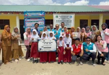 PT BAg Salurkan Beasiswa bagi Siswa Berprestasi di 1 PLTU Pangkalan Susu
