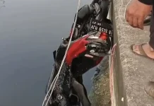 Diduga Hilang Kendali, Pengendara Motor Tercebur ke Kali Mookervart Cangkareng