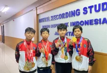 Para Pelajar Berprestasi Jajal Proses Rekaman Idola Anak