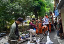 Penataan Kawasan Paseban Berlanjut, Puing di Kali Sentiong Dibersihkan
