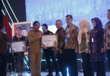 Bupati Kepulauan Seribu Terima Penghargaan IKD Dukcapil Prima Award