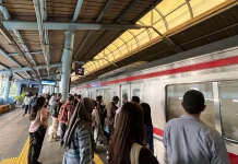 Pertama Kali Naik KRL? Perhatikan Tips ini!