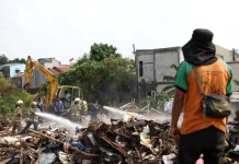 Kebakaran TPS Liar Ungkap Celah Pengawasan Sampah Jakarta yang Kronis