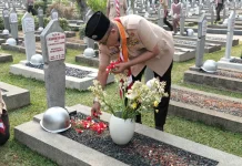 Sambut HUT ke-65 Tahun, Gerakan Pramuka Gelar Tabur Bunga di Makam Pahlawan
