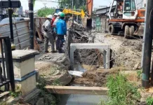 Ada Perbaikan Drainase, Pengendara di Jl. Muchtar Tabrani Waspada