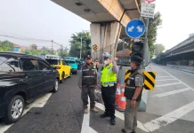 Petugas Gabungan Perketat Pengawasan Pak Ogah di Jakbar