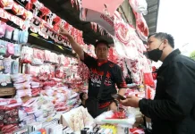 Pasar Asemka Jadi Pusat Belanja Pernak-Pernik Kemerdekaan