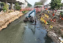 HUT ke-81 RI, Tiga Pilar Jakpus Bersihkan Ciliwung