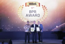 Konsistensi Kinerja, Bank Universal BPR Raih Golden Award