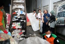 Wali Kota Jakbar Tinjau Pengelolaan Sampah di Kembangan