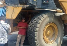 Dump Truck Mogok, Jalan Kalibaru Barat Tersendat