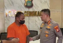 Debt Collector yang Paksa Masuk Mobil Pengendara di Jakbar Ditangkap Polisi