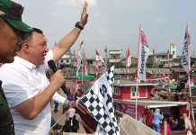 Ratusan Perahu Nelayan KCM Warnai Pesisir Cilincing di Festival Kalibaru ke-4