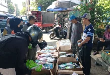 Antisipasi Abu Vulkanik Anak Krakatau, Warga Serbu Masker di Pasar Asemka