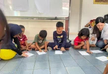 Komunitas Jakarta Mengabdi Ajak Anak Pendongkelan Pilah Sampah
