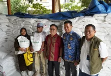 Komisi VI DPR Tinjau Penyaluran Bantuan Pangan BULOG di Sunter Jaya