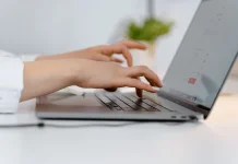 Mau Menulis Fanfiction? Ini 4 Rekomendasi Trope Cerita yang Menarik untuk Dicoba