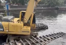 SDA Jakbar Ubah Metode Pengangkutan Lumpur Sedimen untuk Cegah Banjir