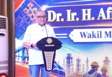 Wamenaker Dorong Kompetensi Teknisi Ponsel Sesuai Kebutuhan Industri