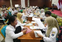 Ratusan Guru PPPK Jakarta Timur Perpanjang Kontrak Kerja