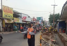 Dishub Jakbar Alihkan Sejumlah Rute Lalu Lintas imbas Proyek Trotoar Rawa Belong