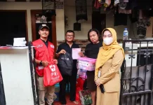PMI Jakarta Timur Salurkan Bantuan untuk Korban Kebakaran Cipinang Muara