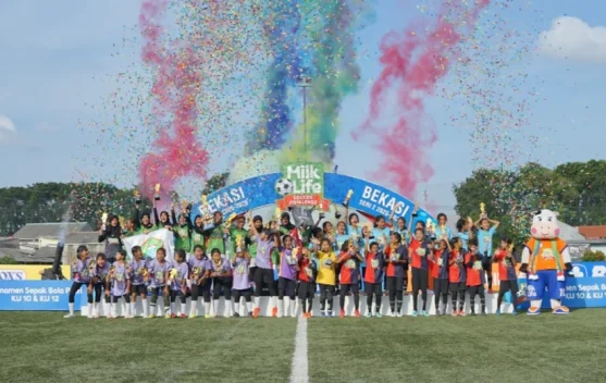 SDN Jatiwaringin 2 Juara MilkLife Soccer Challenge Seri 2 di Bekasi