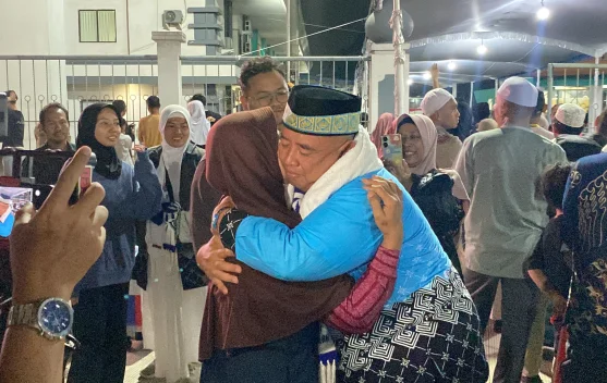 Fase Kepulangan Jemaah Haji Debarkasi Jakarta Dimulai, Dua Kloter Tiba di Tanah Air