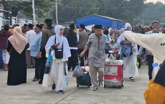 Lebih Dari 400 Jemaah Haji Asal Jakarta Barat Tiba di Tanah Air