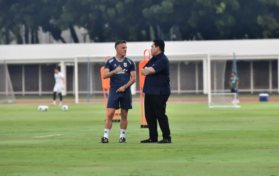 Erick Thohir Cuma Toss dengan Elkan Baggott, lantaran Tinggi Badan