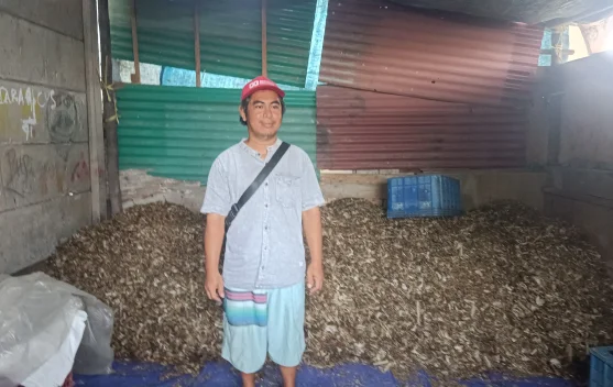 Warga Jakarta Ubah Limbah Tulang Ikan Jadi Rupiah di tengah Pencemaran