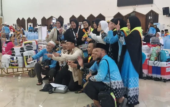 Ratusan Jemaah Haji Kloter JKG 20 Tiba di Tanah Air