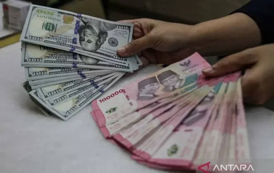 Rupiah Melemah Dipicu Meningkatnya Harga Minyak Dunia