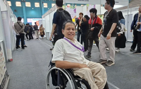 Di Balik Kursi Roda, Cerita Daddy Menembus Ketatnya Lowongan di Jakarta