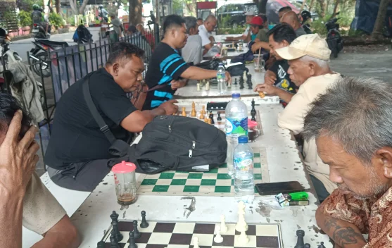 Asa Membangun Sekolah Catur di Kolong Tol Sungai Bambu