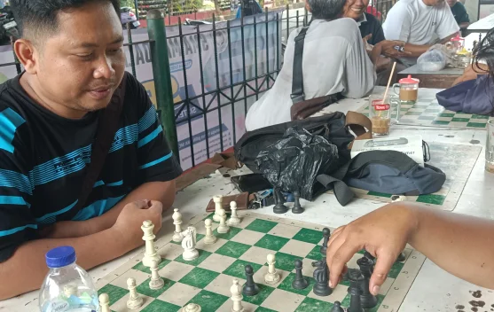 Bukan Sekadar Hobi, Pecatur Kolong Tol Suarakan Harapan Masa Depan Catur Indonesia
