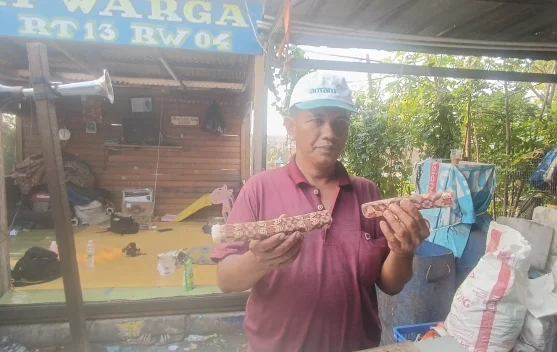 Mengenal Es Kado, Si Manis Warna-Warni Warisan Masa Lalu yang Masih Diburu
