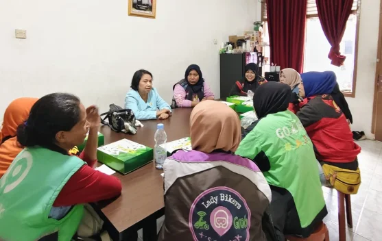 Anggota DRPD Josephine Simanjuntak Tampung Keluhan Janda Pengemudi Ojol