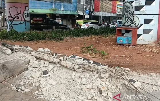 Bagaimana Komplotan "Rayap Besi" Mencuri Pagar Flyover Kampung Melayu?