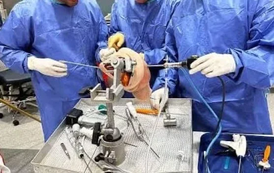 Transformasi Medis Modern Mulai Adopsi AI untuk Akurasi Bedah Ortopedi