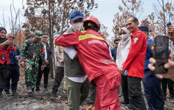 Menhut Raja Antoni Andalkan Hujan dan OMC untuk Padamkan Karhutla