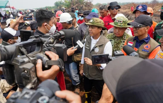 Potensi Awan Hujan, Menhut Raja Antoni Minta OMC Dimaksimalkan Tangani Karhutla