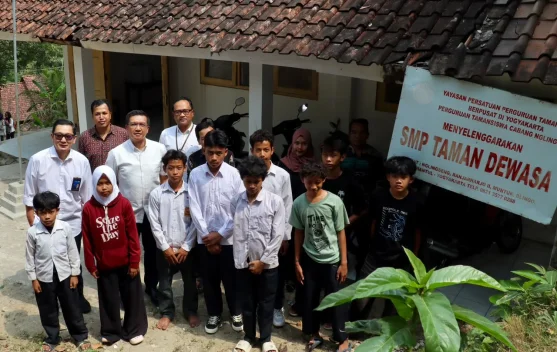 PNM Bantu Wujudkan Mimpi Anak Nasabah lewat Bantuan Pendidikan